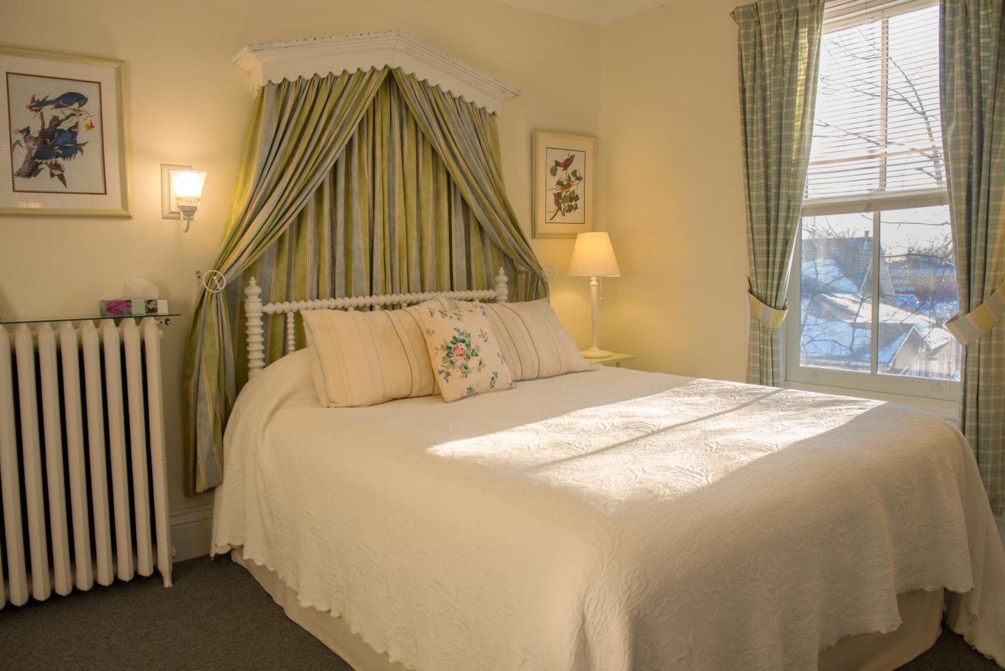 Dunlop Inn Baddeck Inlet Екстериор снимка