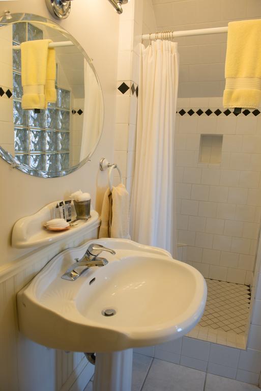 Dunlop Inn Baddeck Inlet Екстериор снимка